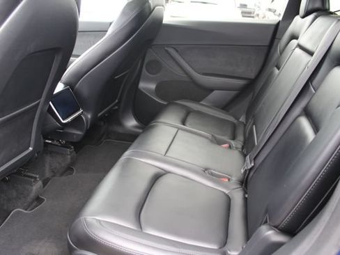 Used 2023 Tesla Model Y Long Range AWD/4WD image 28