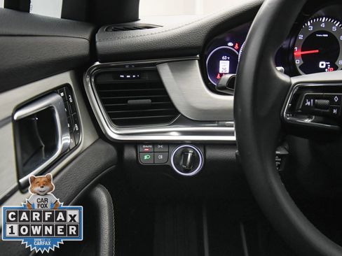 Used 2022 Porsche Panamera Platinum Edition image 35