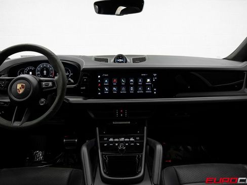 Used 2025 Porsche Cayenne GTS image 23