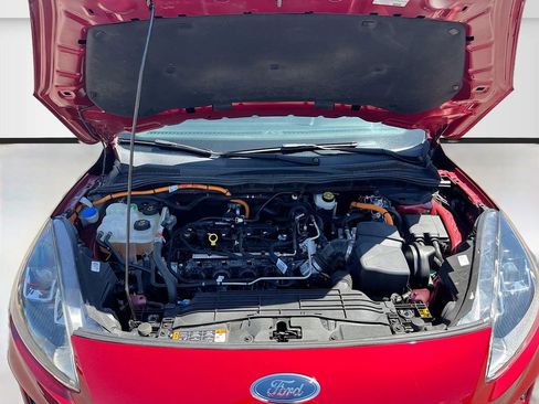 Used 2021 Ford Escape SE w/ SE Sport Appearance Package image 30