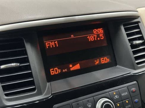 Used 2015 Nissan Pathfinder S FWD image 22