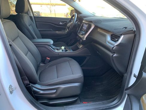 Used 2023 GMC Acadia SLE image 26