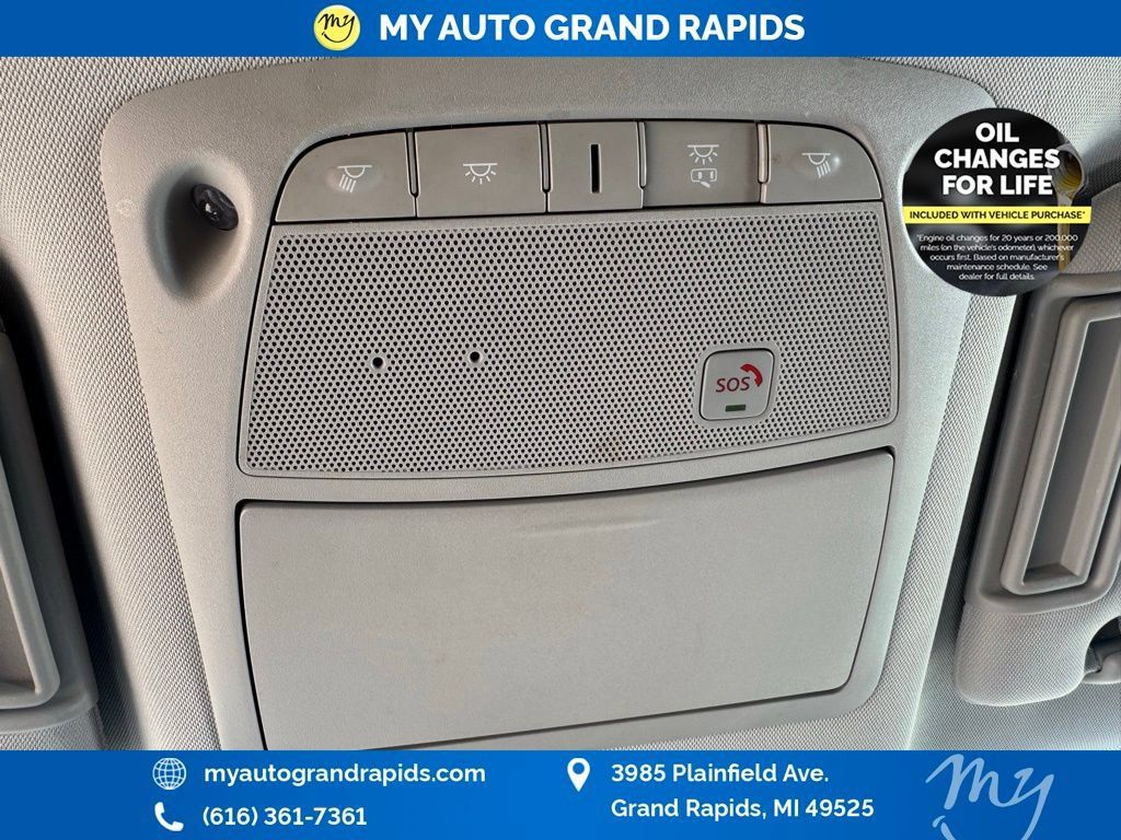 Used 2024 Nissan Armada SV AWD/4WD image 25