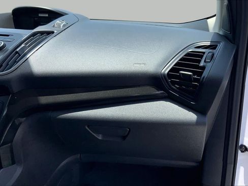 Used 2017 Ford Escape SE w/ SE Sport Appearance Package FWD image 18