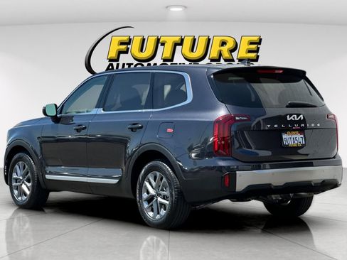 Used 2025 Kia Telluride LX FWD image 6