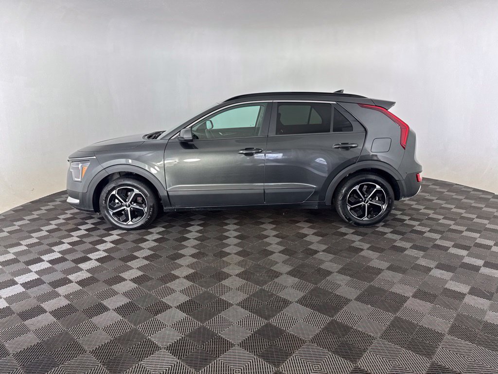 Used 2025 Kia Niro LX FWD image 12