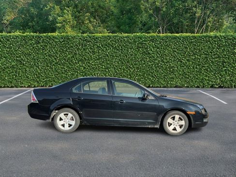 Used 2006 Ford Fusion SE image 2