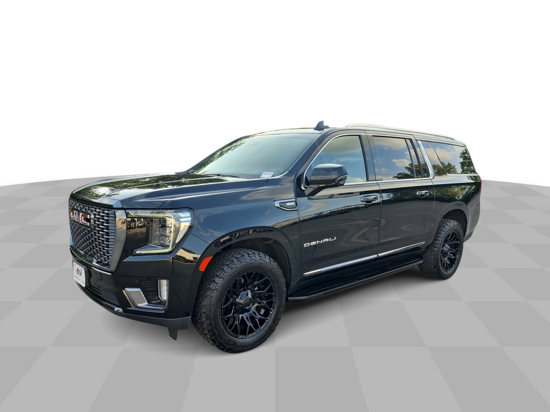 Used 2023 GMC Yukon XL Denali AWD/4WD image 1