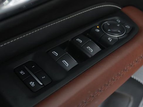 Used 2023 GMC Yukon XL Denali Ultimate image 22