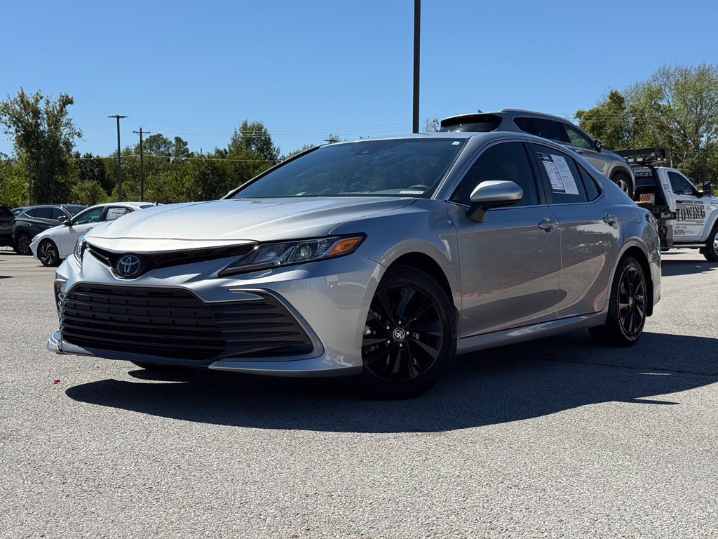 Used 2024 Toyota Camry LE FWD image 3