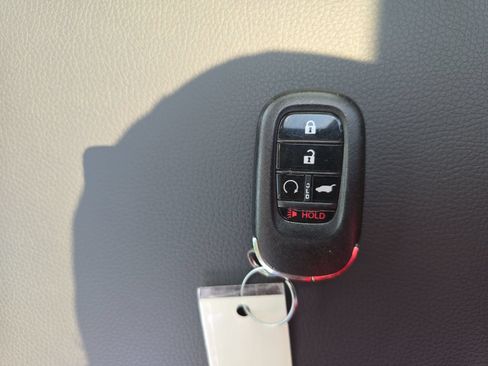Used 2025 Honda Pilot Touring image 36