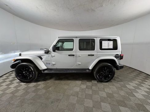 Used 2022 Jeep Wrangler Unlimited Sahara w/ Cold Weather Group image 3