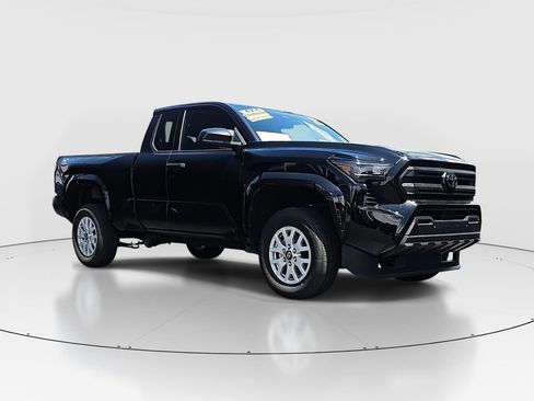 Certified 2025 Toyota Tacoma SR w/ SR Upgrade Package AWD/4WD image 3