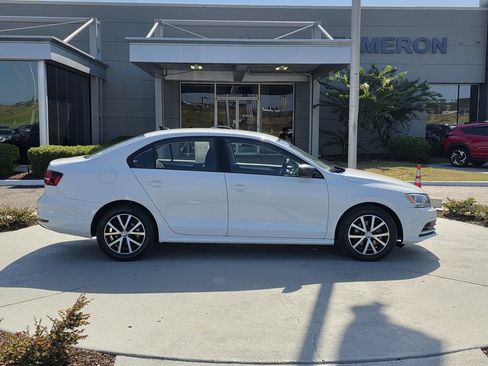 Used 2016 Volkswagen Jetta SE FWD image 28