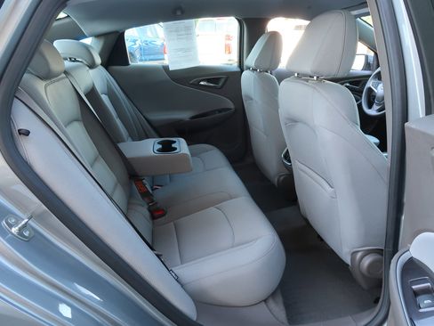 Used 2025 Chevrolet Malibu LT FWD image 37