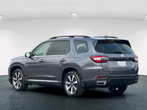Certified 2024 Honda Pilot Touring image 4