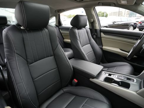 Used 2018 Honda Accord EX image 28