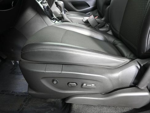Used 2020 Buick Encore Preferred w/ Safety Package AWD/4WD image 21