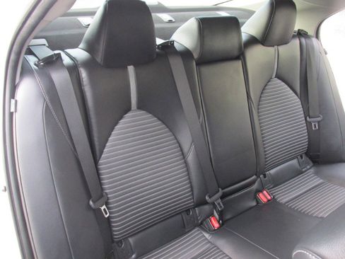 Used 2018 Toyota Camry SE image 57