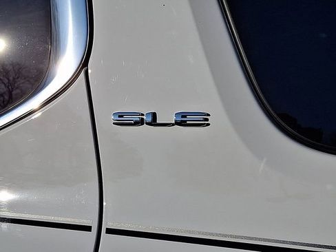 Used 2023 GMC Acadia SLE w/ Driver Convenience Package image 35