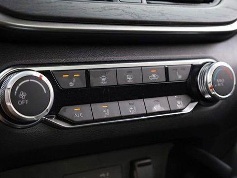 Certified 2024 Nissan Altima 2.5 SV w/ SV Premium Package image 15