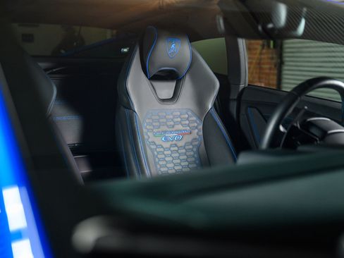 Used 2023 Lamborghini Huracan EVO image 34