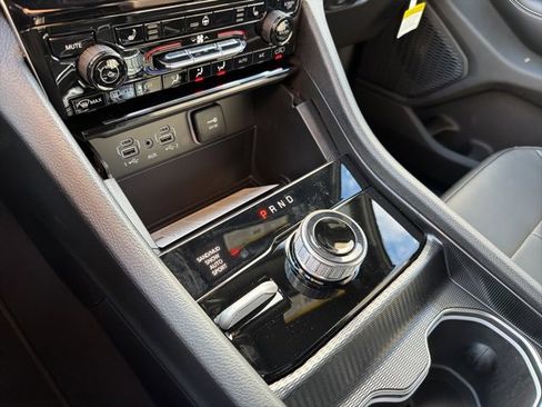 New 2025 Jeep Grand Cherokee L Limited image 19