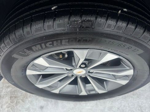 Used 2025 Chevrolet Equinox LT AWD/4WD image 28