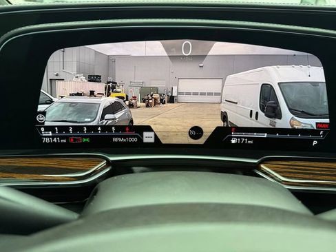 Used 2021 Cadillac Escalade ESV Premium Luxury RWD image 25
