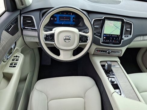 Certified 2024 Volvo XC90 T8 Plus AWD/4WD image 11