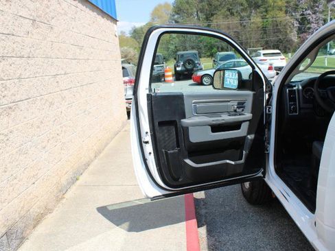 Used 2018 RAM 2500 Tradesman w/ Power & Remote Entry Group RWD image 13