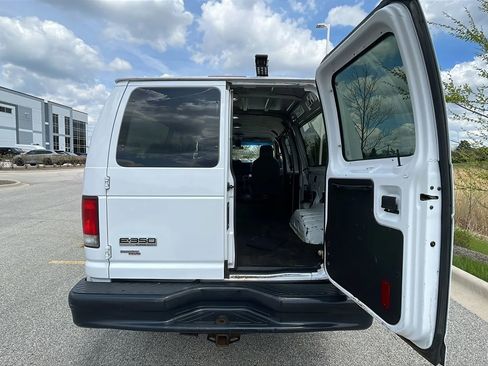 Used 2013 Ford E-350 and Econoline 350 Super Duty w/ Crew Van Pkg RWD image 20