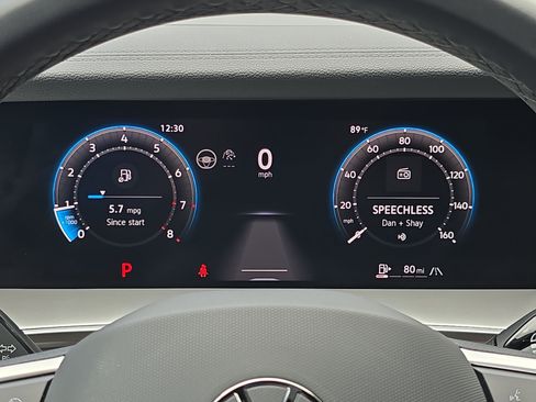 Used 2025 Volkswagen Tiguan SE R-Line AWD/4WD image 19