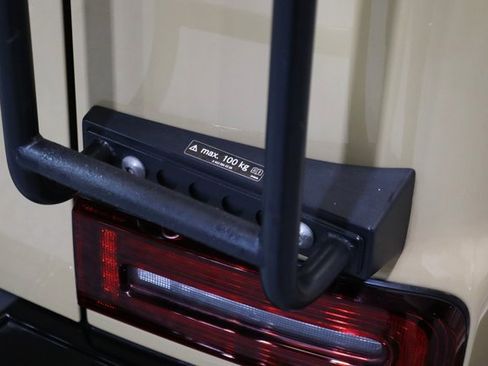 Used 2022 Mercedes-Benz G 550 image 32