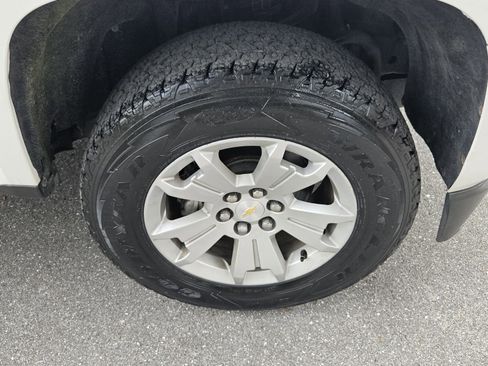Used 2019 Chevrolet Colorado LT AWD/4WD image 12