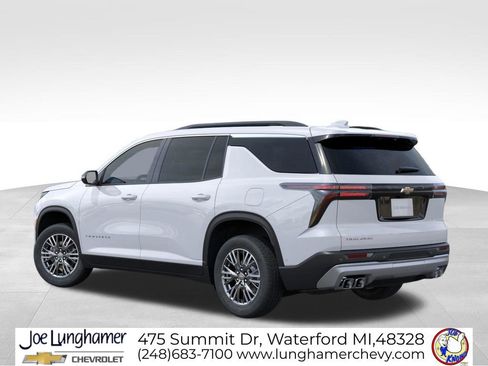 New 2026 Chevrolet Traverse LT w/ LPO, Floor Liner Package FWD image 3