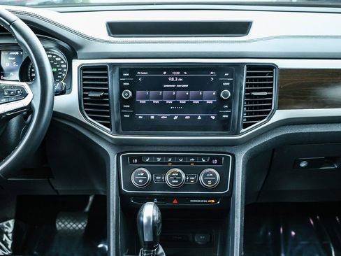 Used 2021 Volkswagen Atlas SE w/ Panoramic Sunroof Package image 19