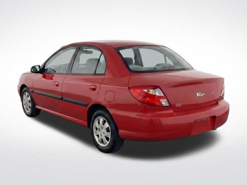 Used 2001 Kia Rio Sedan FWD image 4