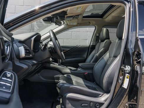 Used 2025 Subaru Outback Touring XT AWD/4WD image 17