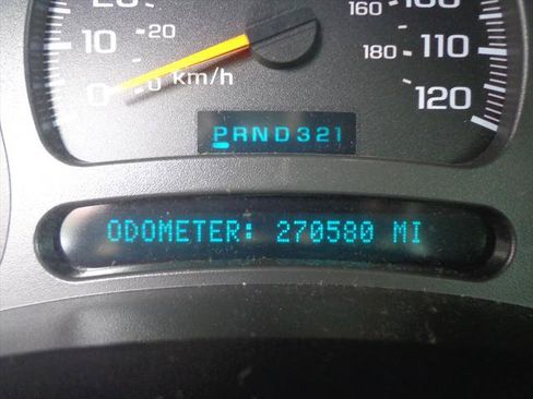 Used 2004 Chevrolet Silverado 2500 LS AWD/4WD image 12