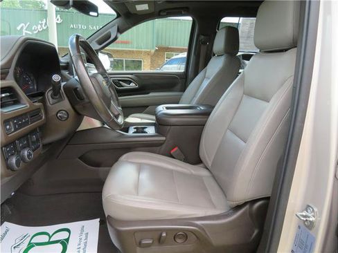 Used 2021 Chevrolet Suburban LT w/ LT Signature Package AWD/4WD image 4
