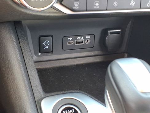 Used 2025 Nissan Sentra SR w/ Trunk Package FWD image 19
