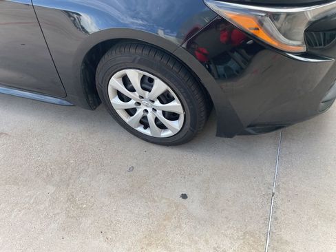 Used 2025 Toyota Corolla LE FWD image 5