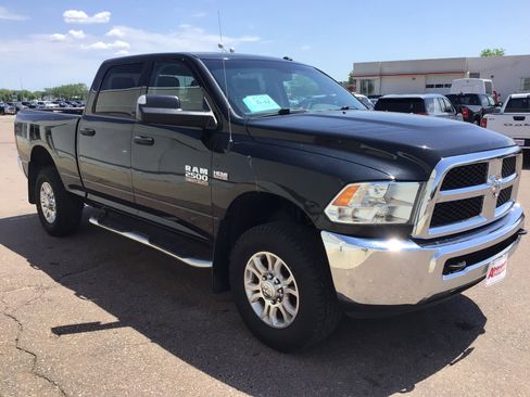 Used 2016 RAM 2500 Tradesman w/ Chrome Appearance Group AWD/4WD image 4