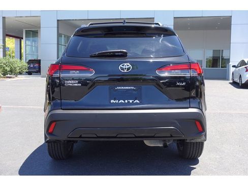 Certified 2023 Toyota Corolla Cross XLE FWD image 7
