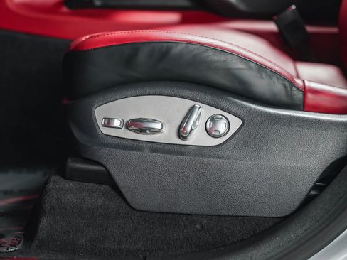 Used 2015 Porsche Cayenne Turbo image 42