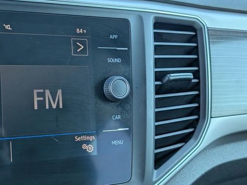 Used 2019 Volkswagen Atlas SE FWD image 16