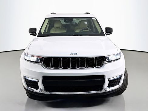 Used 2022 Jeep Grand Cherokee L Limited RWD image 2