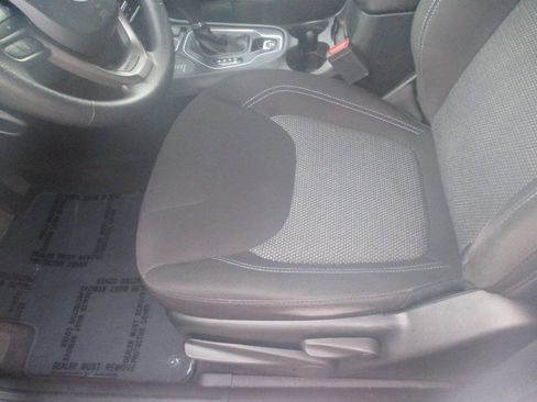 Used 2019 Jeep Cherokee Latitude w/ Popular Appearance Group AWD/4WD image 5