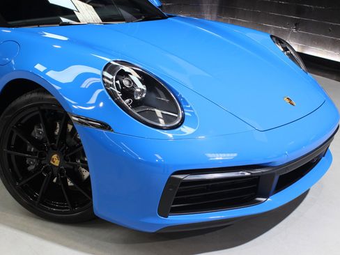 Used 2022 Porsche 911 Carrera image 11